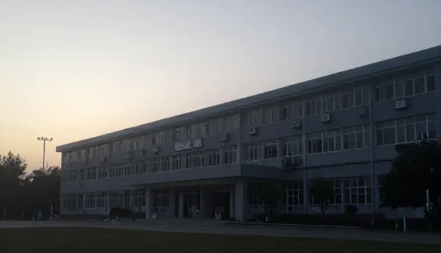 技术研究中运维服务两种做法的实际取舍